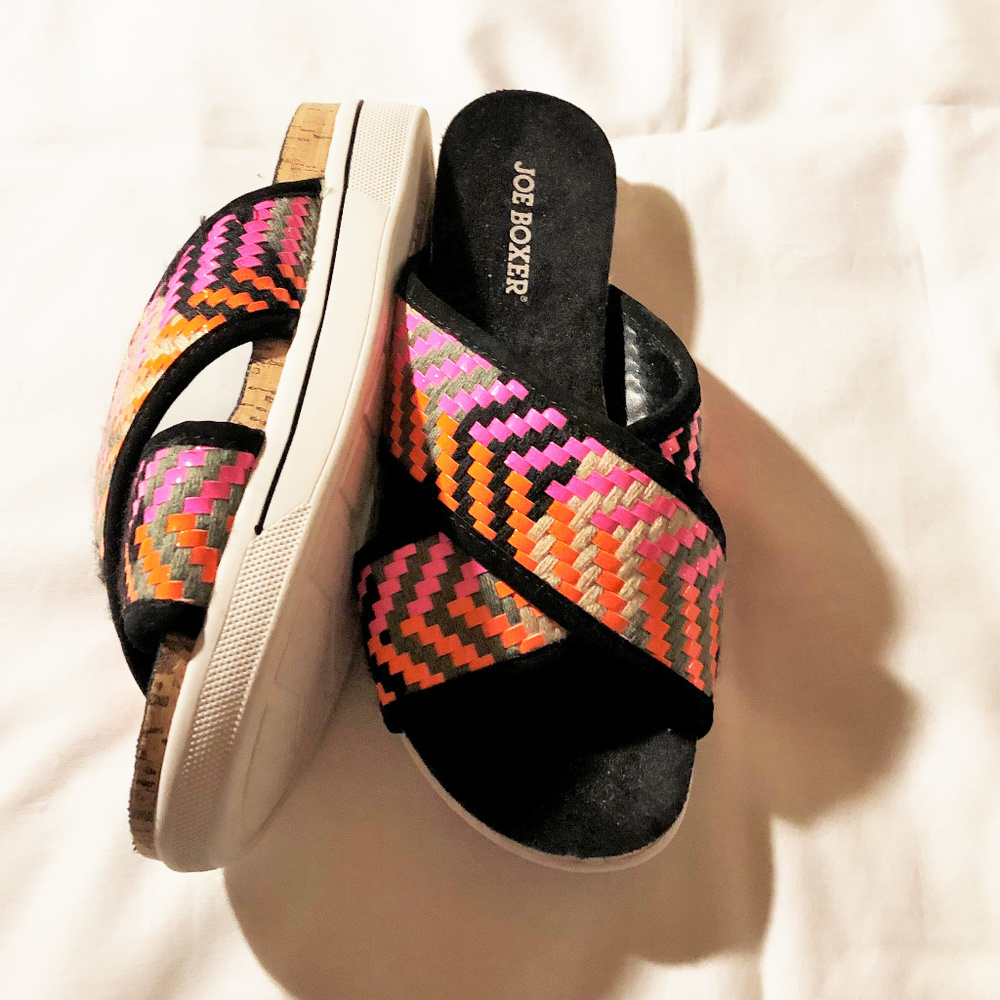 Sandals womens new size 8M multicolored Joe Boxer